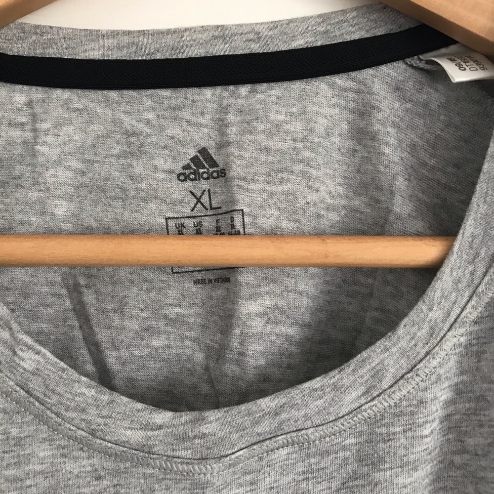 Adidas tee - Picture 2 of 4